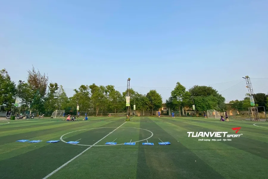 S&acirc;n b&oacute;ng đ&aacute; Việt H&agrave;n&nbsp; - S&acirc;n b&oacute;ng đ&aacute; Quận Ngũ H&agrave;nh Sơn Đ&agrave; Nẵng