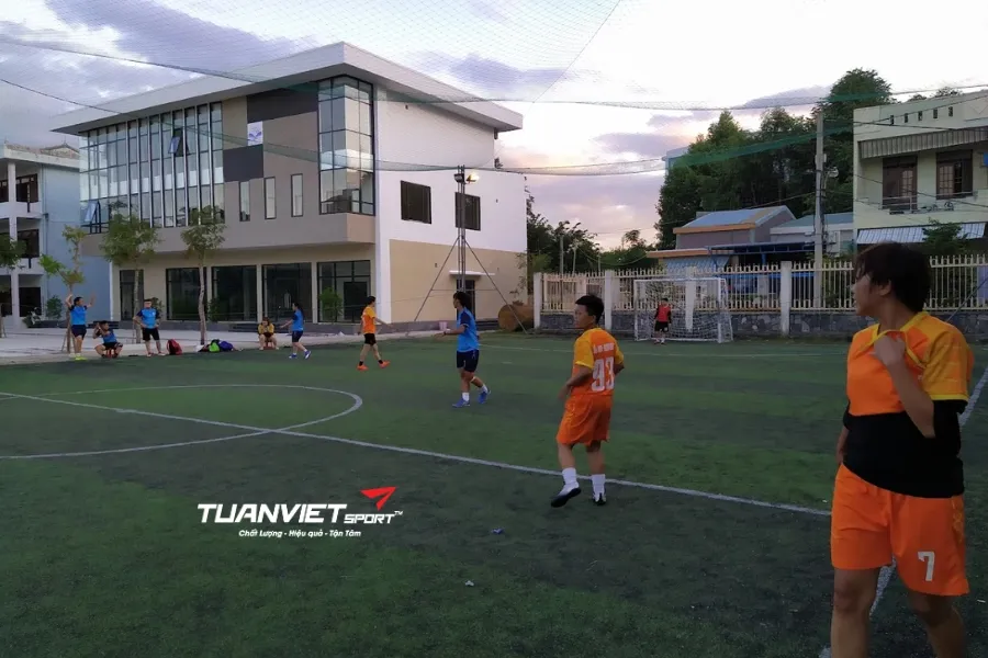 Sân bóng đá Trường Cao Đẳng Thương Mại - Sân bóng đá Quận Thanh Khê Đà Nẵng