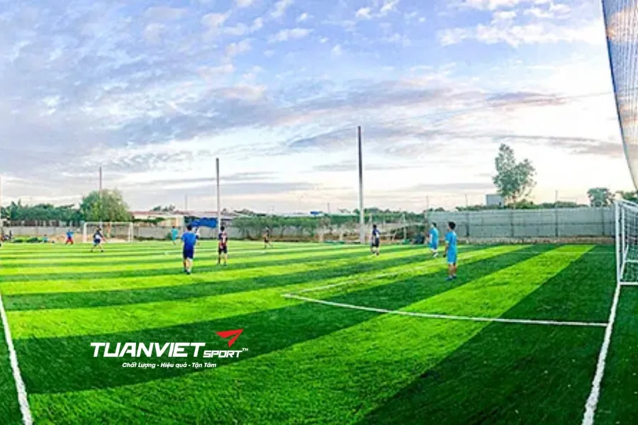 Sân bóng đá Trung Kính Hạ - Sân bóng đá Thành phố Hà Nội