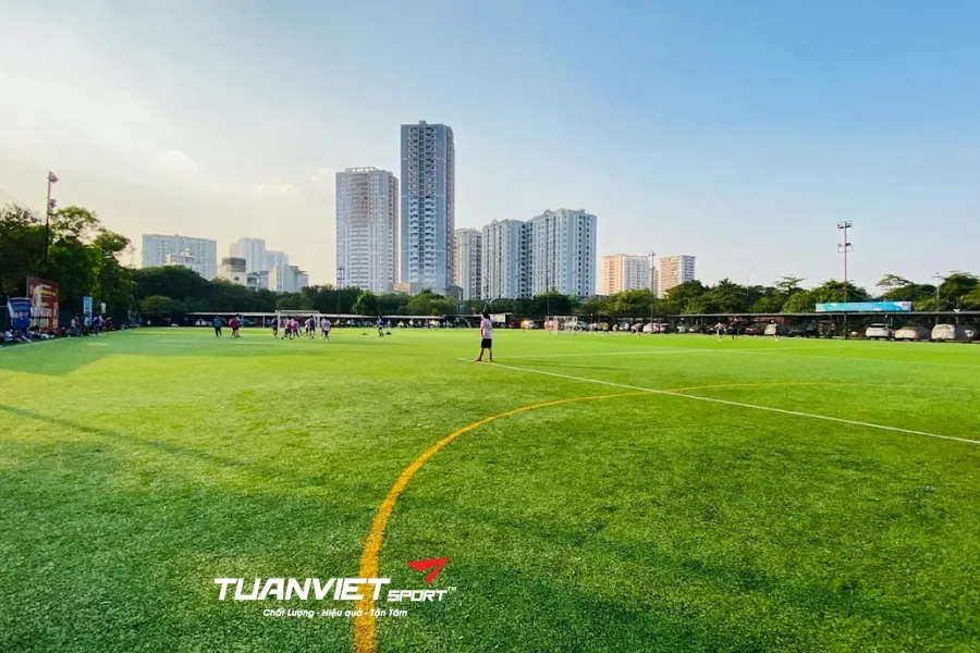 Sân bóng đá Đền Lừ 3 - Sân bóng đá Thành phố Hà Nội