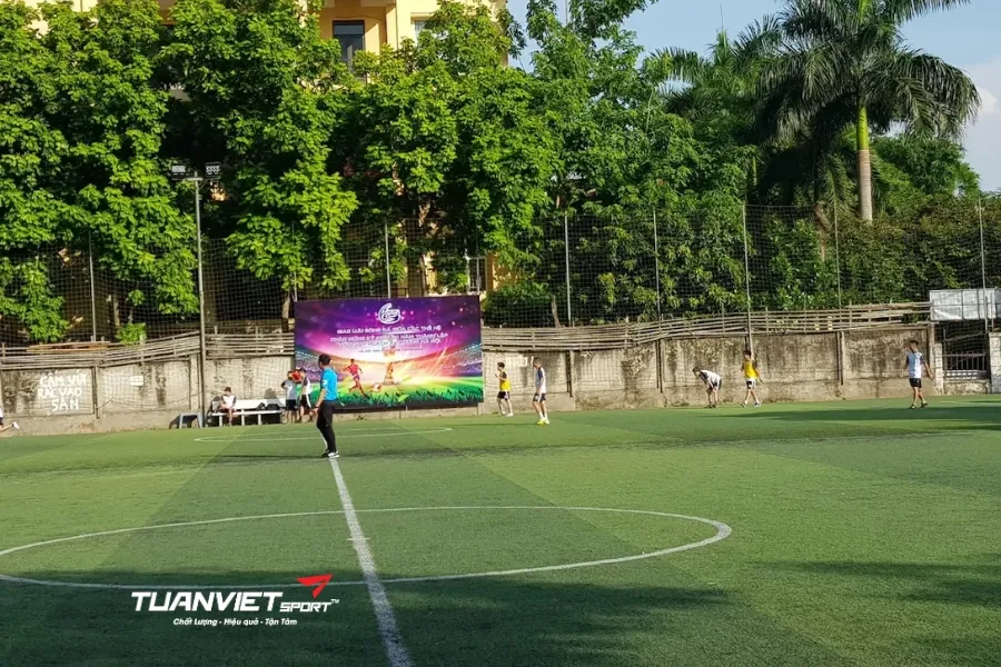 Sân bóng đá Trịnh Công Sơn - Sân bóng đá Thành phố Hà Nội