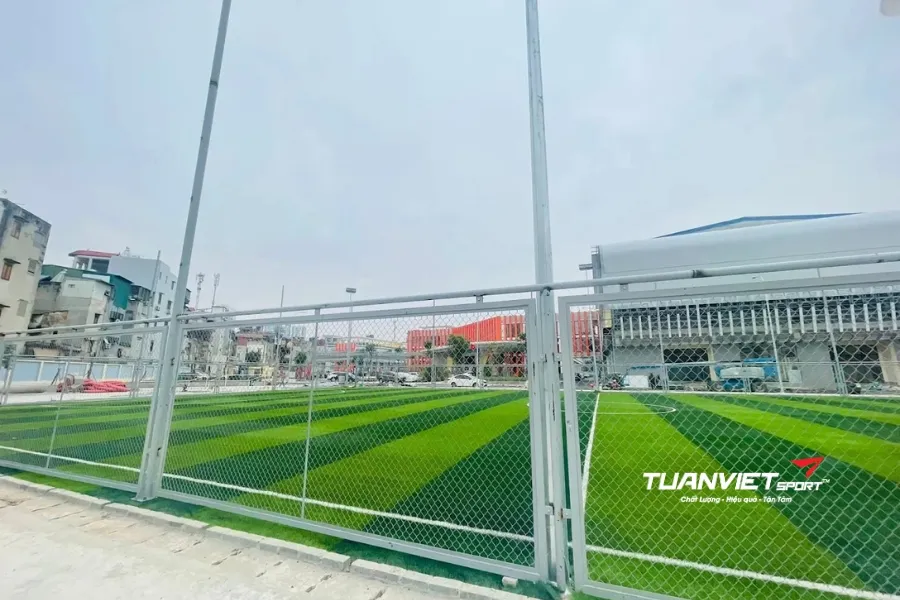 Sân bóng đá trường THPT Trần Hưng Đạo - Sân bóng đá Thành phố Hà Nội