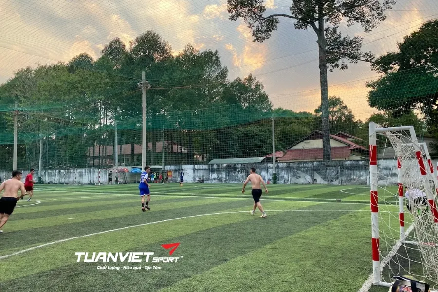 Sân bóng đá Quyền - Sân bóng đá Thành phố Hồ Chí Minh