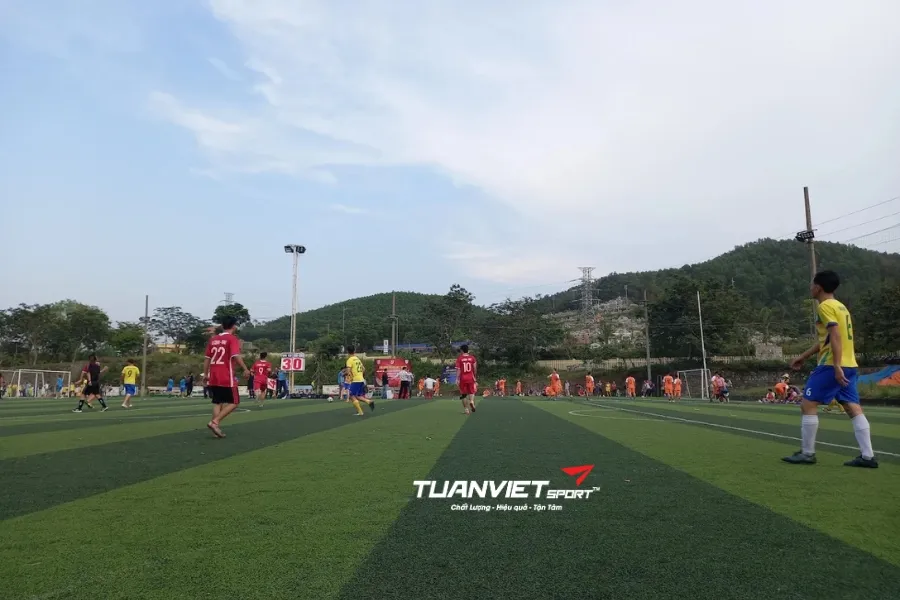 Sân bóng đá Trường Đại học Luật Huế - Sân bóng đá thành phố Huế