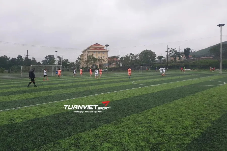 Sân bóng đá Trường Đại học Luật Huế - Sân bóng đá thành phố Huế