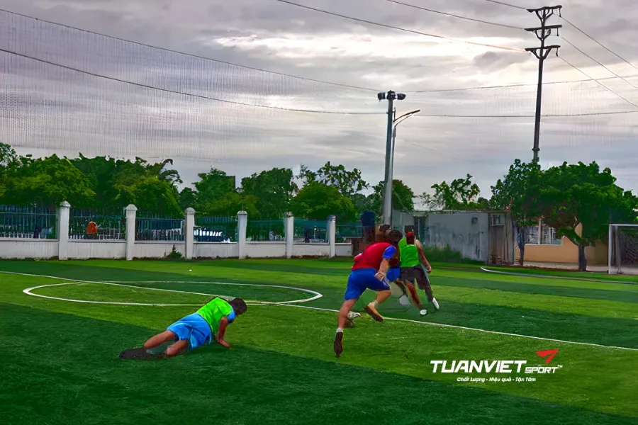 S&acirc;n b&oacute;ng đ&aacute; Nh&agrave; M&aacute;y Nước - S&acirc;n b&oacute;ng đ&aacute; tỉnh Hưng Y&ecirc;n