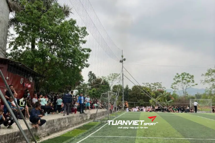 Sân bóng đá Trung Kiên Lạng Sơn