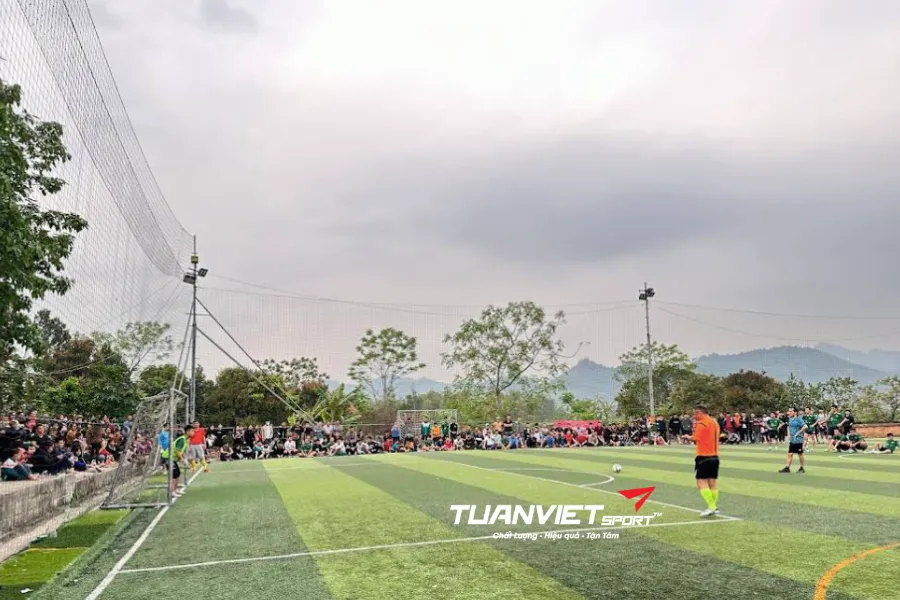 Sân bóng đá Trung Kiên Lạng Sơn