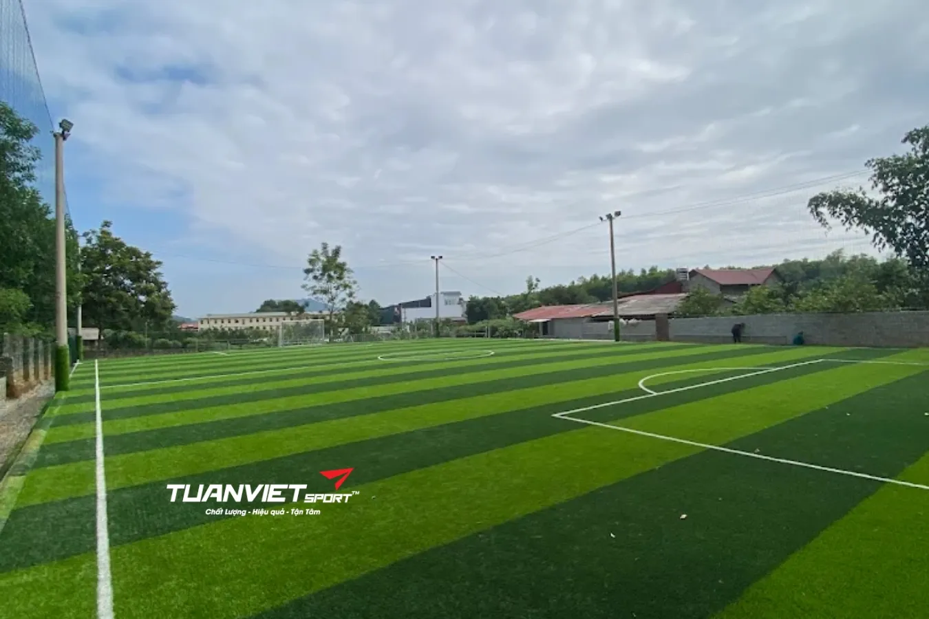 S&acirc;n b&oacute;ng đ&aacute; V&acirc;n Du - S&acirc;m b&oacute;ng đ&aacute; tỉnh Ph&uacute; Thọ