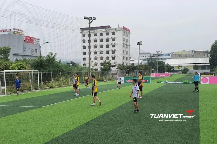 S&acirc;n b&oacute;ng đ&aacute; Song Minh - S&acirc;n b&oacute;ng đ&aacute; tỉnh Quảng Ninh