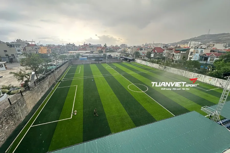 S&acirc;n b&oacute;ng đ&aacute; Giếng Đ&aacute;y - S&acirc;n b&oacute;ng đ&aacute; tỉnh Quảng Ninh 