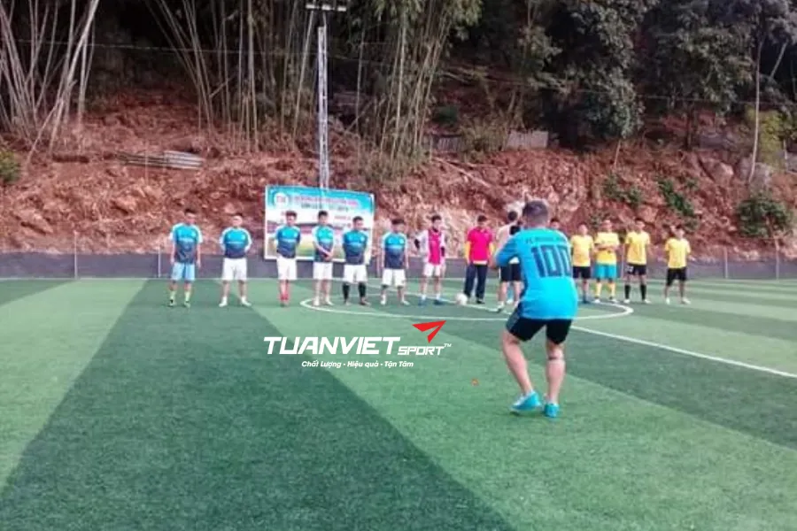 Sân bóng Bản Cá