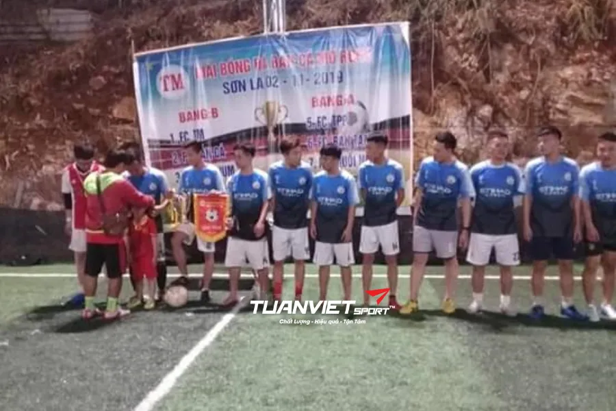 Sân bóng Bản Cá