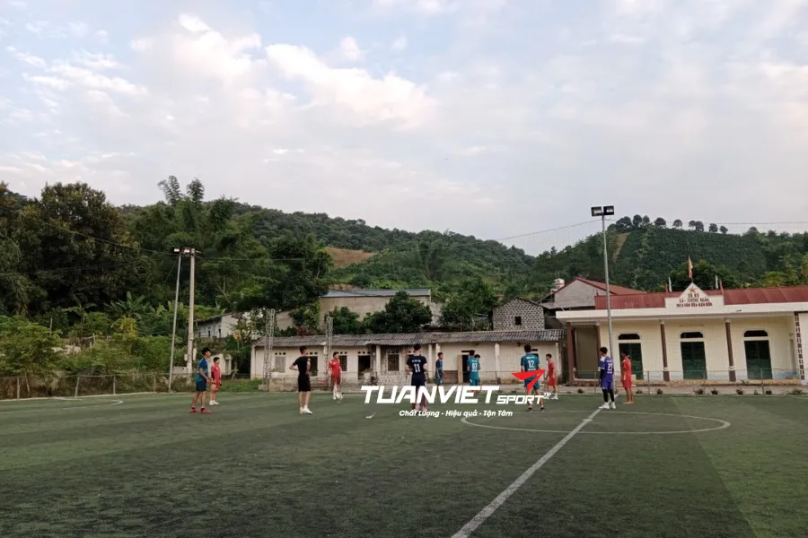 Sân bóng đ&aacute; Bản Dửn - S&acirc;n b&oacute;ng đ&aacute; tỉnh Sơn La