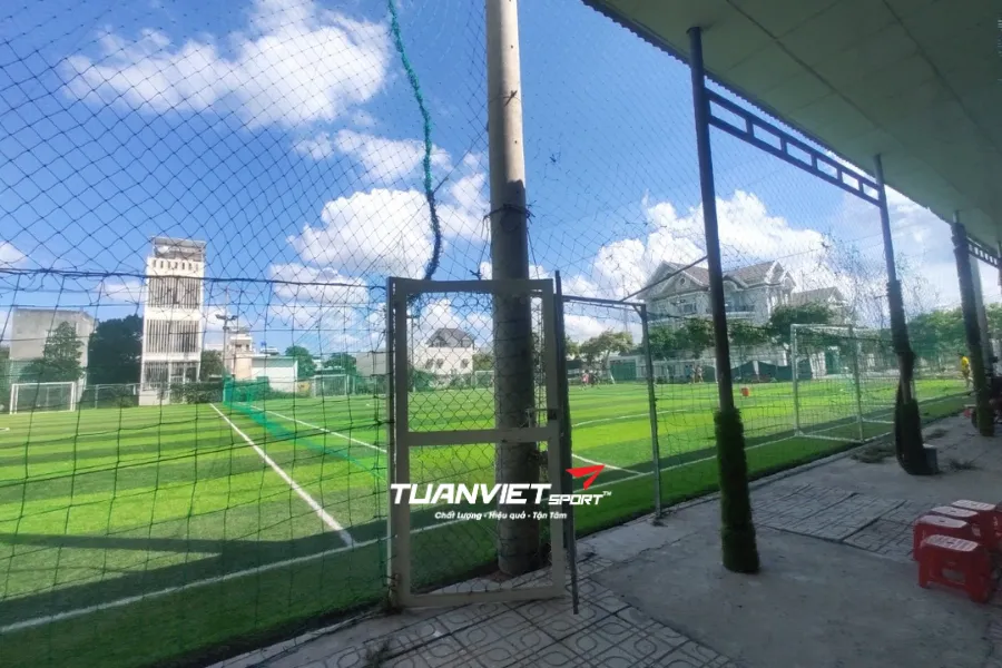 S&acirc;n b&oacute;ng đ&aacute; Long B&igrave;nh Sao Mai&nbsp;