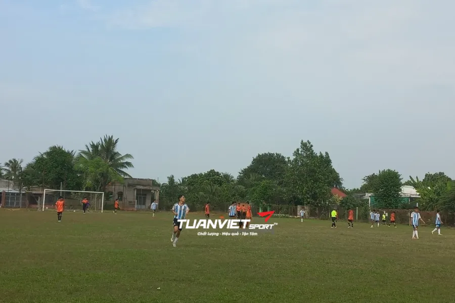 S&acirc;n b&oacute;ng đ&aacute; Ph&uacute; Hưng