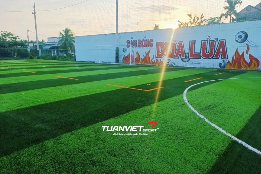 Sân bóng đá Dừa Lửa