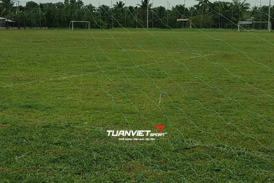 Sân bóng đá Giồng Xoài