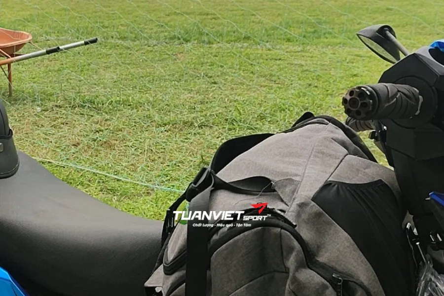 Sân bóng đá Giồng Xoài