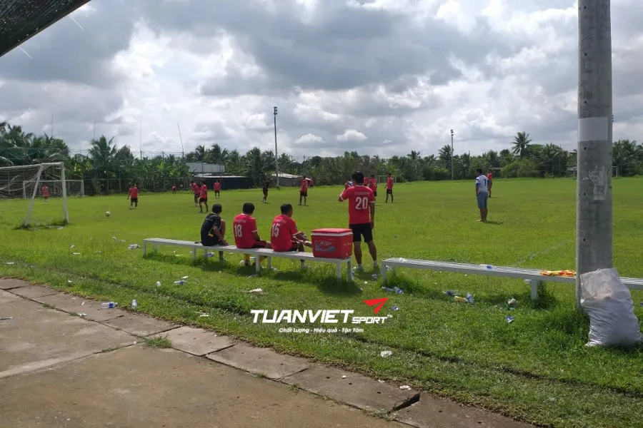 Sân bóng đá Giồng Xoài