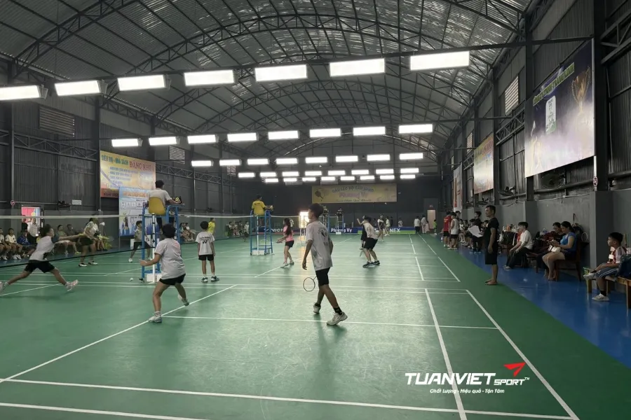 CLB cầu l&ocirc;ng Phương Vy - S&acirc;n cầu l&ocirc;ng tỉnh B&agrave; Rịa - Vũng T&agrave;u