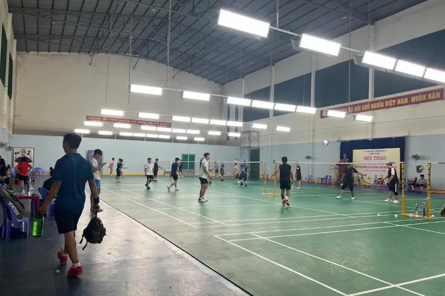 sân cầu lông Thành phố Dĩ An