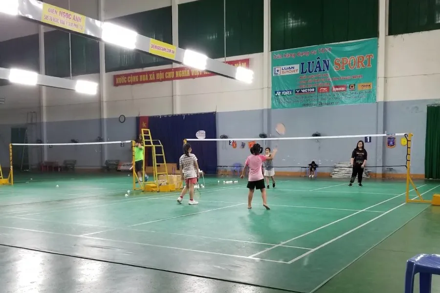 sân cầu lông Thành phố Dĩ An