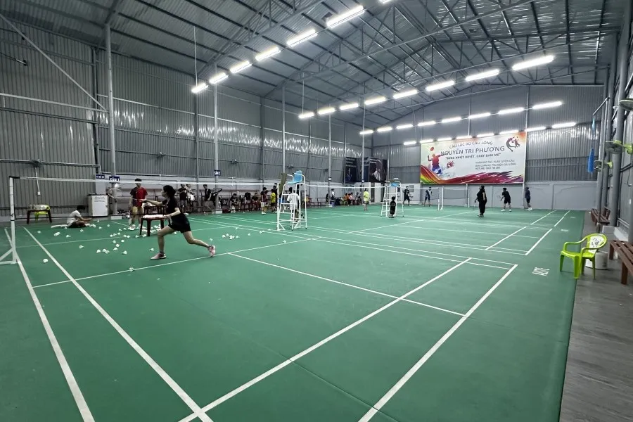 sân cầu lông Thành phố Dĩ An