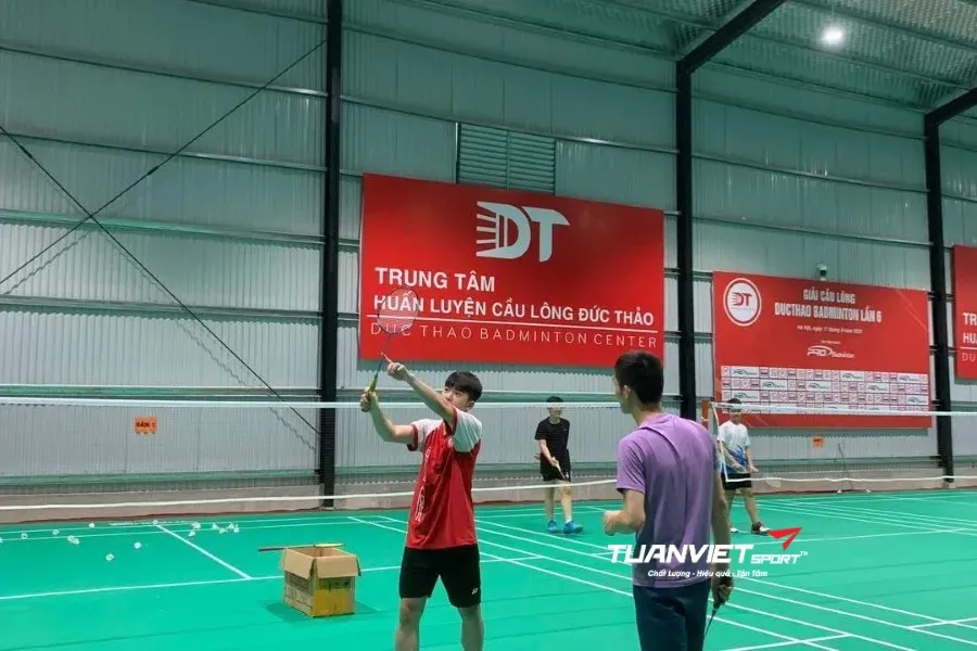 S&acirc;n cầu l&ocirc;ng Trung t&acirc;m dạy cầu l&ocirc;ng Đức Thảo cs2 - S&acirc;n cầu l&ocirc;ng Quận Ba Đ&igrave;nh