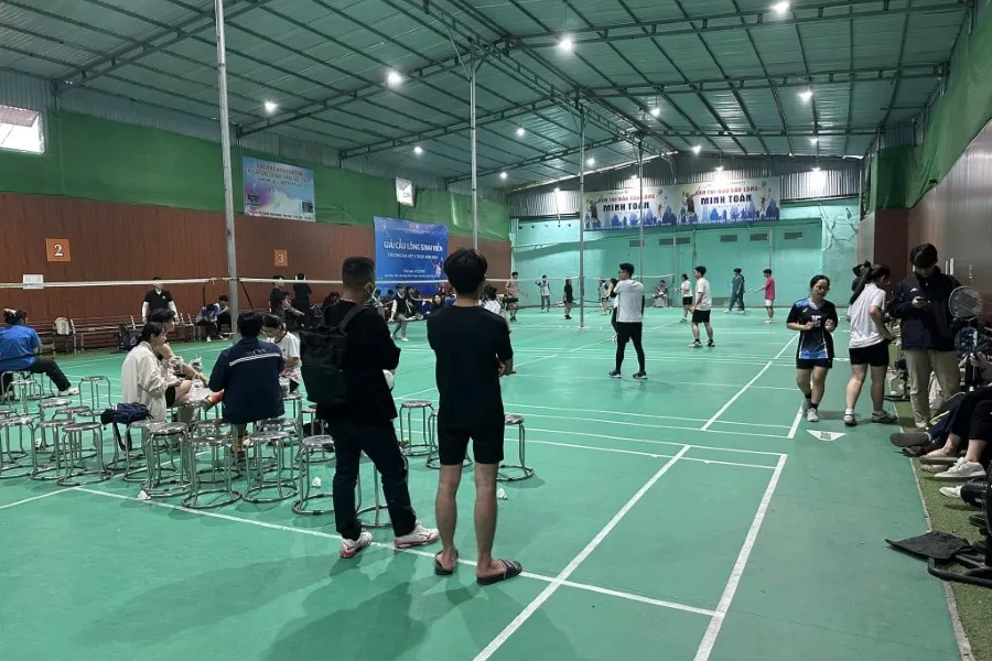 sân cầu lông quận Cầu Giấy