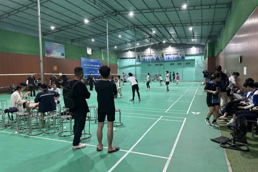 sân cầu lông quận Cầu Giấy