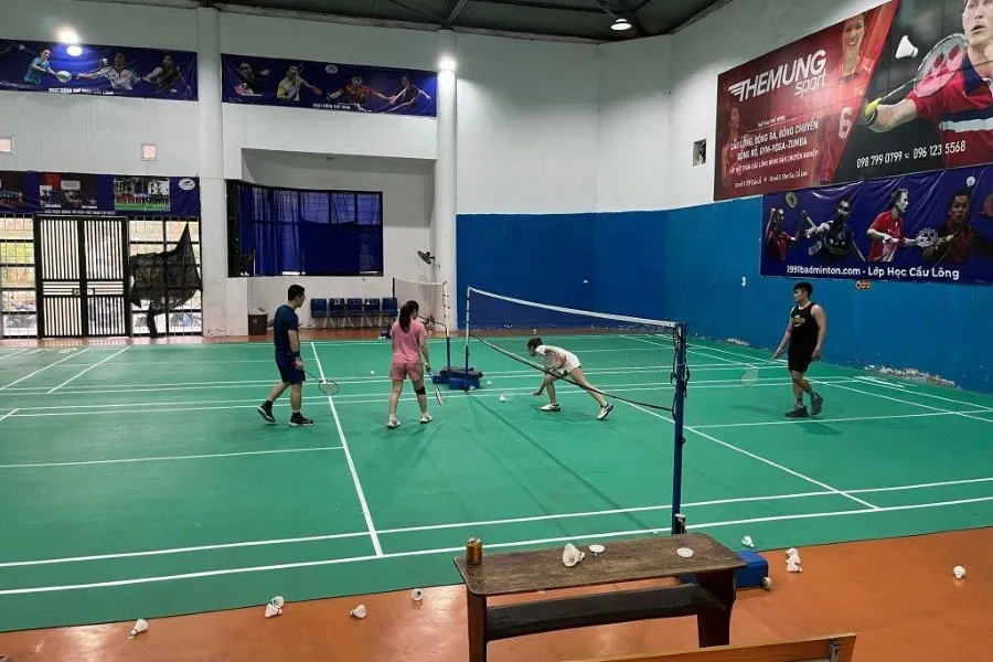 sân cầu lông quận Cầu Giấy