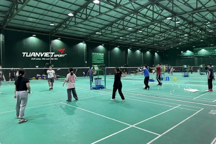 S&acirc;n Cầu L&ocirc;ng Tiến Dinh Sport - T&acirc;n Mai - s&acirc;n cầu l&ocirc;ng Quận Ho&agrave;ng Mai