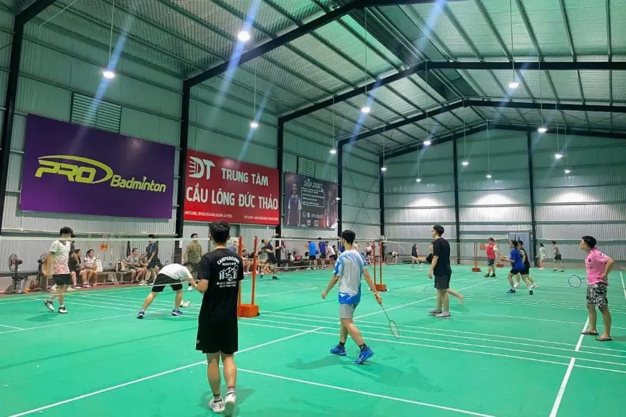 Sân cầu lông Đức Thảo - sân cầu lông Quận Hoàng Mai