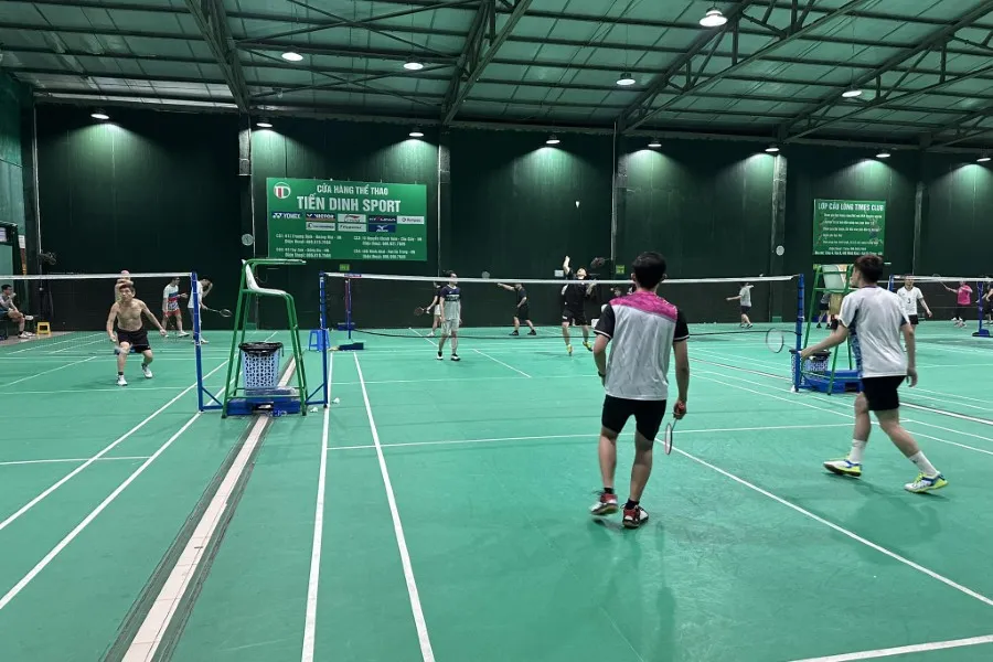Sân Cầu Lông Tiến Dinh Sport - Tân Mai - sân cầu lông Quận Hoàng Mai