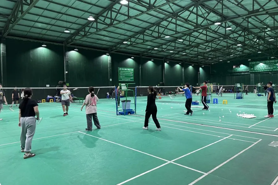 Sân Cầu Lông Tiến Dinh Sport - Tân Mai - sân cầu lông Quận Hoàng Mai
