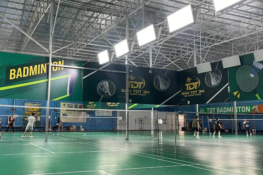 Sân cầu lông TDT 314 Bùi Xương Trạch - quận Thanh Xuân