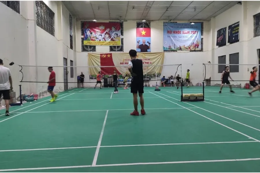Sân cầu lông Trường THCS Nguyễn Trãi - sân cầu lông quận Thanh Xuân