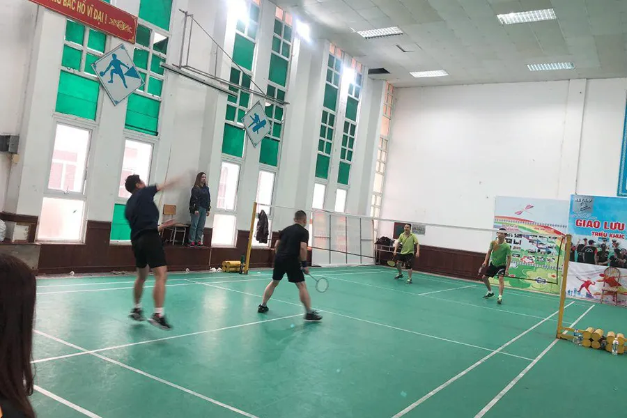 Sân cầu lông Trường THCS Việt Nam Angieri - sân cầu lông quận Thanh Xuân