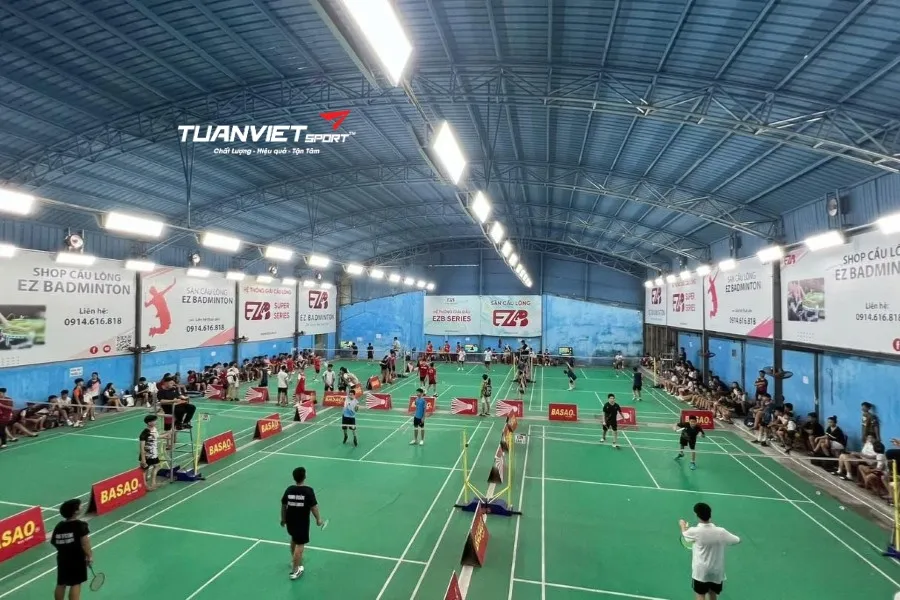 S&acirc;n cầu l&ocirc;ng EZB Cầu Niệm - S&acirc;n cầu l&ocirc;ng tỉnh Hải Ph&ograve;ng