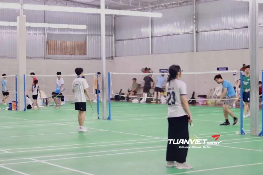 CLB cầu l&ocirc;ng TPT Sport - L&agrave;ng Đại học - S&acirc;n cầu l&ocirc;ng Th&agrave;nh phố Dĩ An