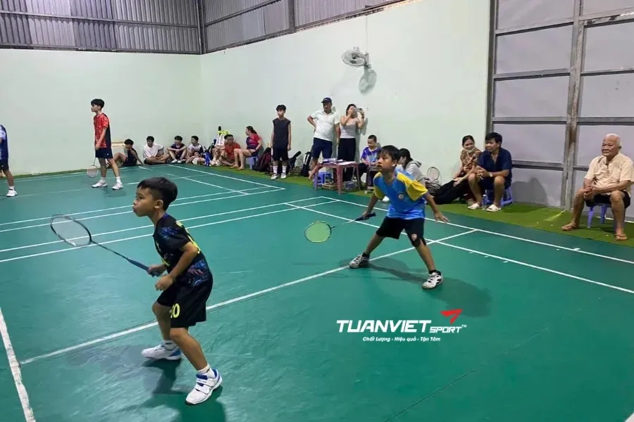 S&acirc;n cầu l&ocirc;ng T&acirc;n B&igrave;nh&nbsp;- S&acirc;n cầu l&ocirc;ng th&agrave;nh phố Dĩ An