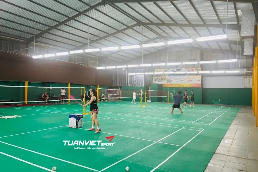 S&acirc;n Cầu L&ocirc;ng Uxi Badminton - S&acirc;n cầu l&ocirc;ng Th&agrave;nh phố Thuận An