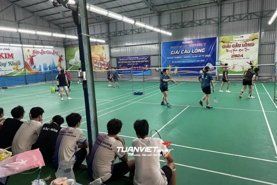CLB cầu l&ocirc;ng Nam Kim - S&acirc;n cầu l&ocirc;ng Huyện H&oacute;c M&ocirc;n