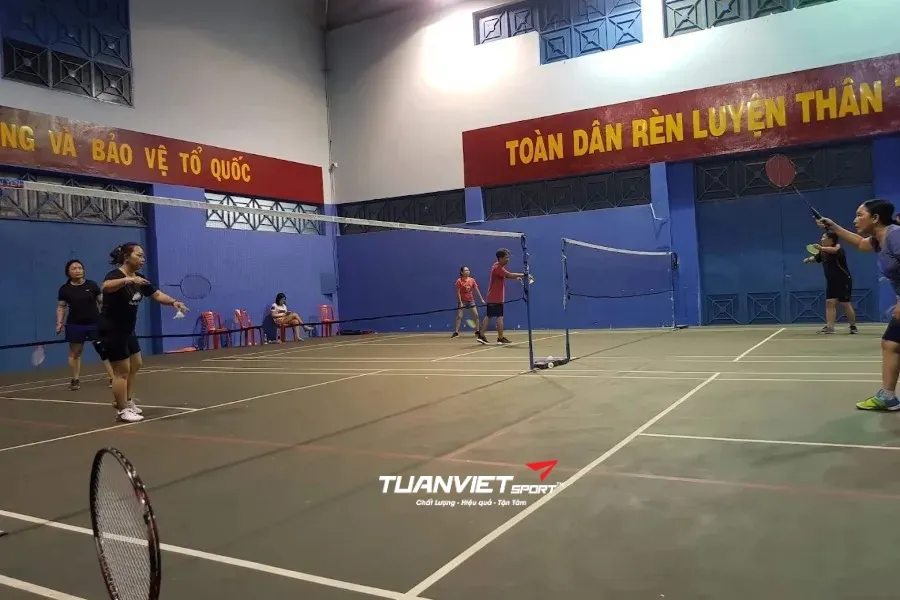 S&acirc;n cầu l&ocirc;ng TTTDTT Huyện H&oacute;c M&ocirc;n - S&acirc;n cầu l&ocirc;ng Huyện H&oacute;c M&ocirc;n