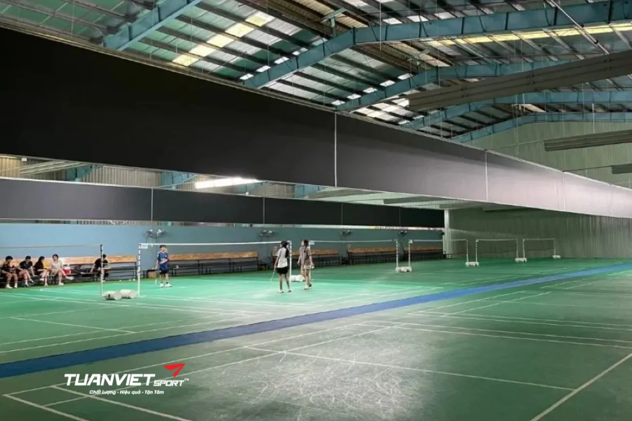 S&acirc;n cầu l&ocirc;ng Cung Văn h&oacute;a Lao động TP.HCM - S&acirc;n cầu l&ocirc;ng Quận 1