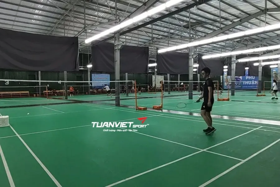 CLB Cầu Lông Phú Thuận - Sân cầu lông Quận 7