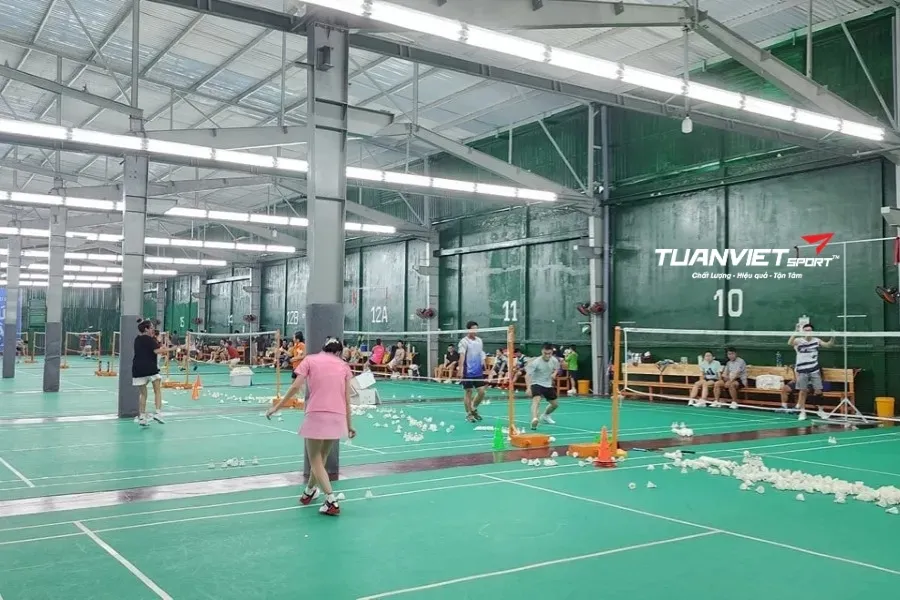 CLB Cầu Lông Phú Thuận - Sân cầu lông Quận 7