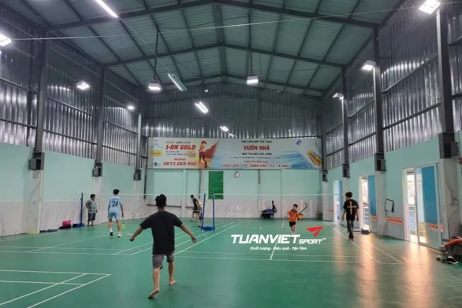 Sân cầu lông Khu Liên Hợp Thể Thao Vườn Nhà - Sân cầu lông Quận Bình Tân