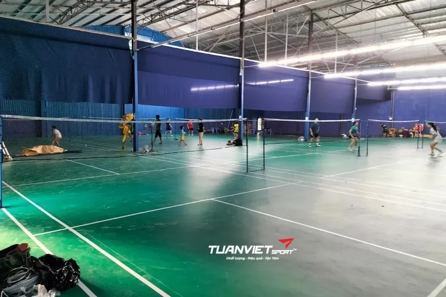 S&acirc;n Cầu L&ocirc;ng T&T - Ho&agrave; B&igrave;nh - S&acirc;n cầu l&ocirc;ng Quận T&acirc;n Ph&uacute;